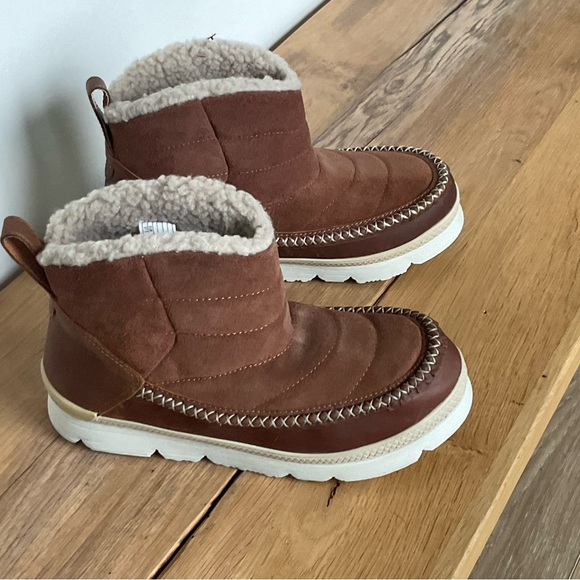 Manitoba Mukluk booties new with tags size 7 - Picture 3 of 4